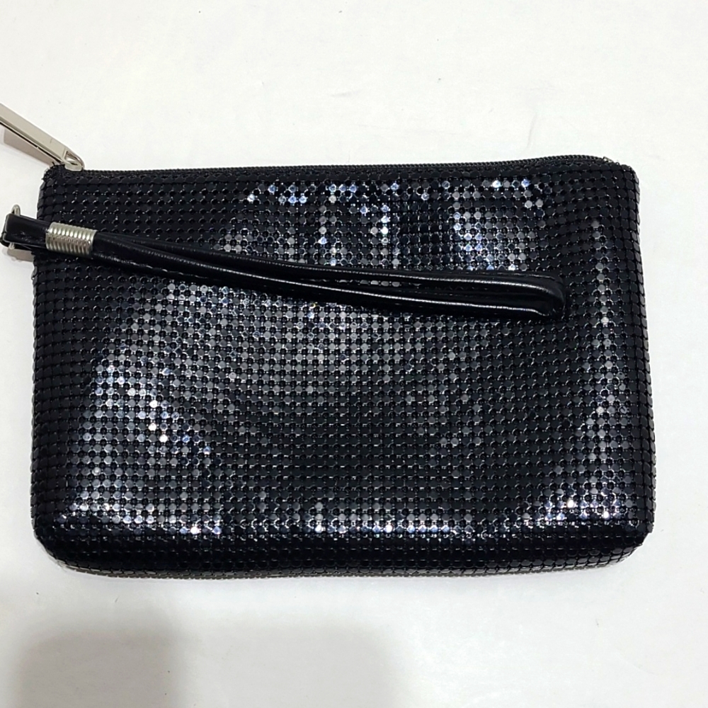 Nina metal mesh wristlet. Perfect for credit cards, cash and lipgloss.